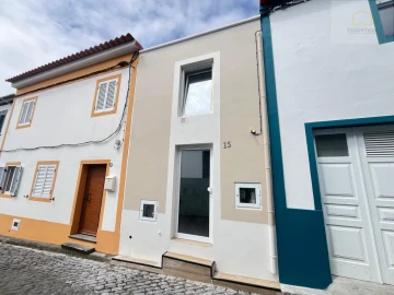 Moradia T1 para Venda em Ribeirinha