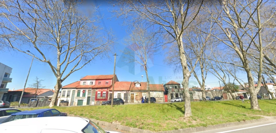 Terreno para Venda em Paranhos Foto 1