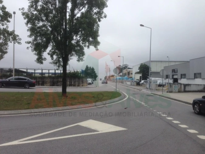 Terreno para Venda em Castêlo da Maia Foto 7