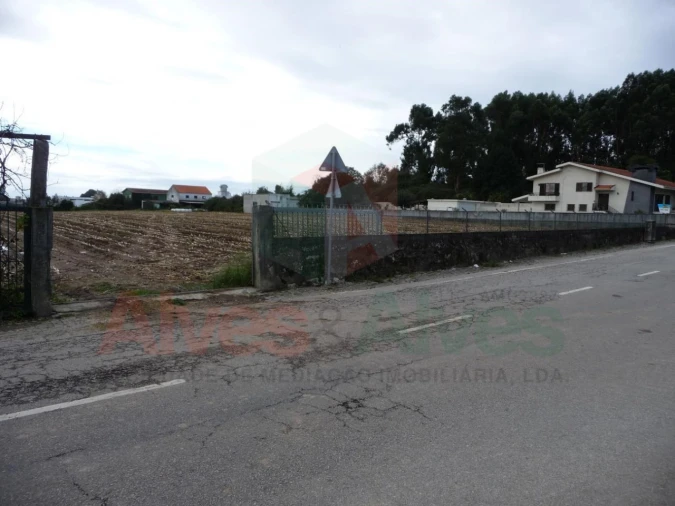 Terreno para Venda em Cidade da Maia Foto 3