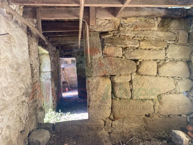 Terreno para Venda em Folgosa Foto 9