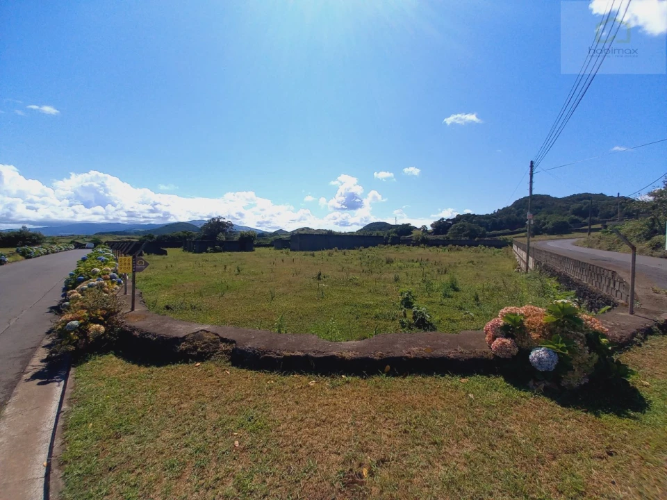 Terreno para Venda em Pico da Pedra Foto 7