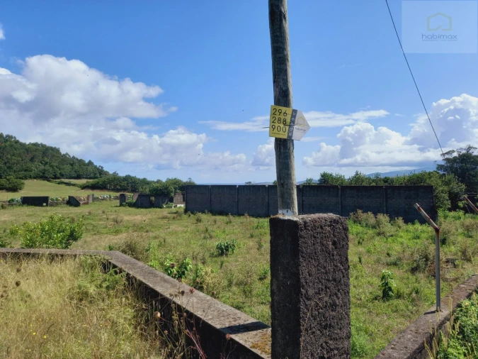 Terreno para Venda em Pico da Pedra Foto 4