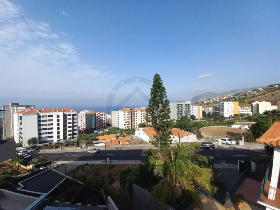 Apartamento T2 para Venda em São Martinho Foto 1