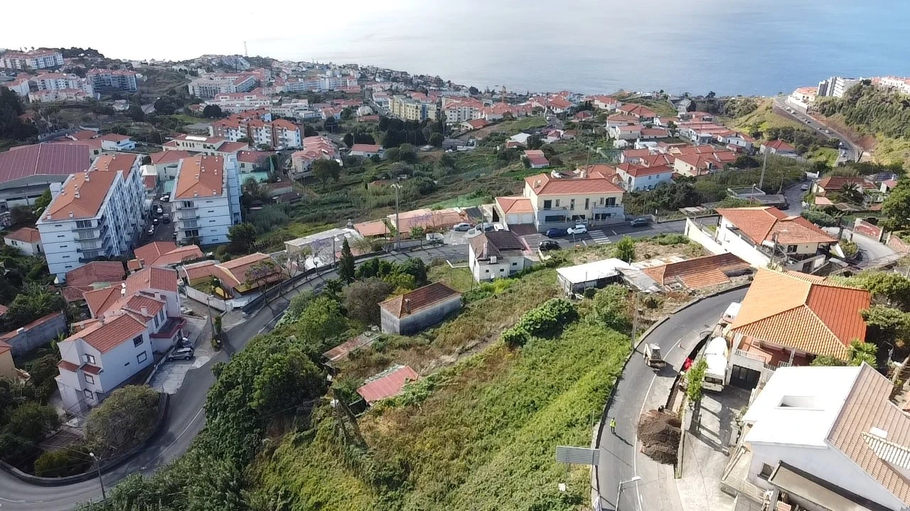 Terreno Misto para Venda em Caniço Foto 11