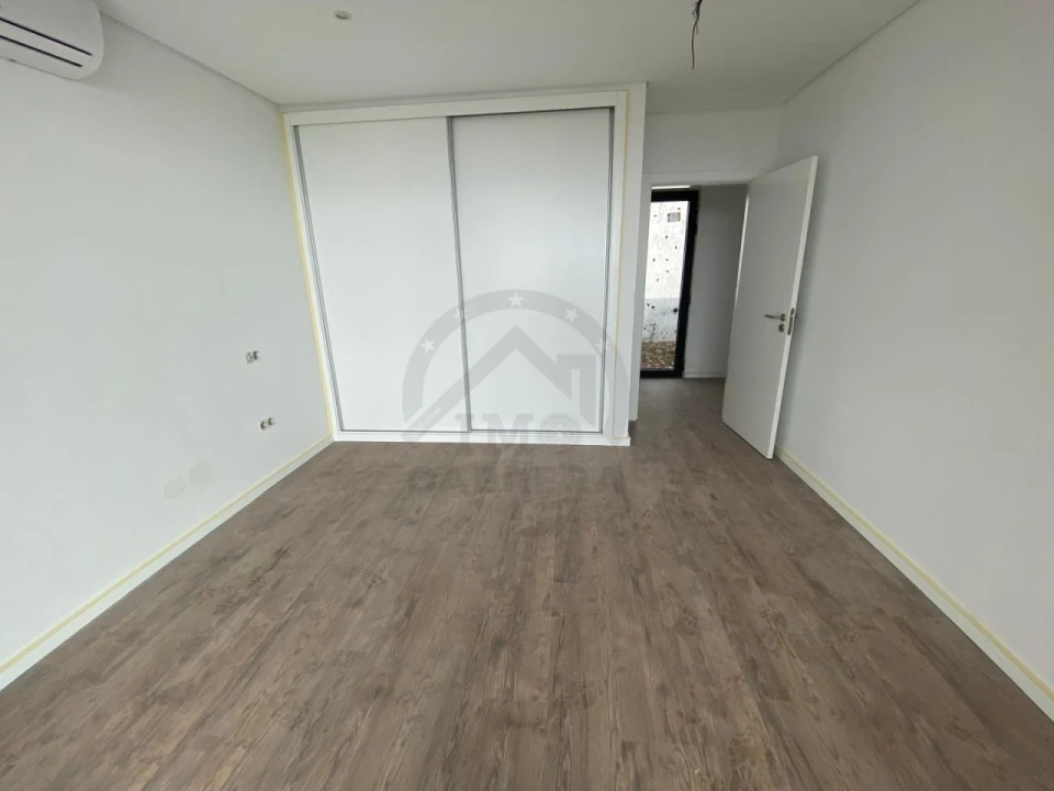 Moradia T3 para Venda em Agua de Pena Foto 19