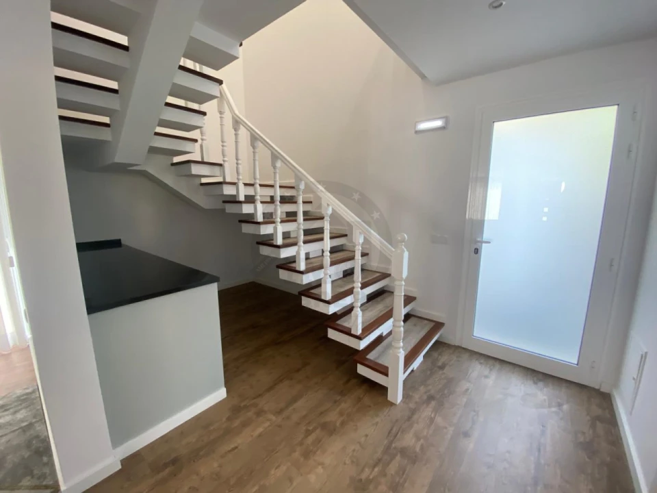 Moradia T4 para Venda em Machico Foto 3