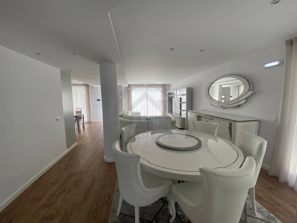 Moradia T4 para Venda em Machico Foto 6