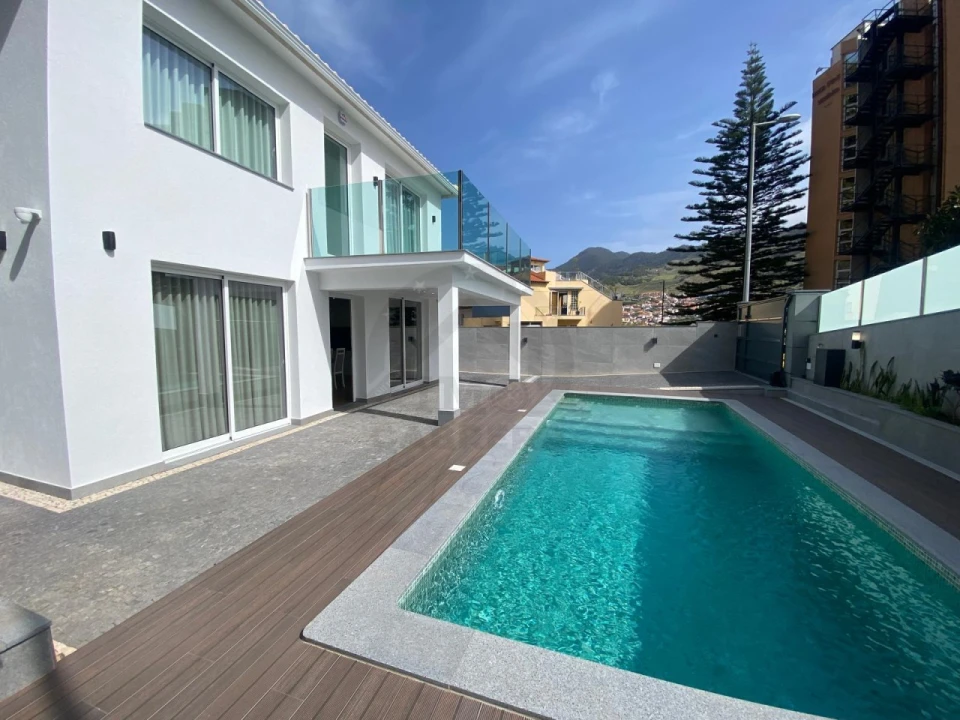 Moradia T4 para Venda em Machico Foto 23