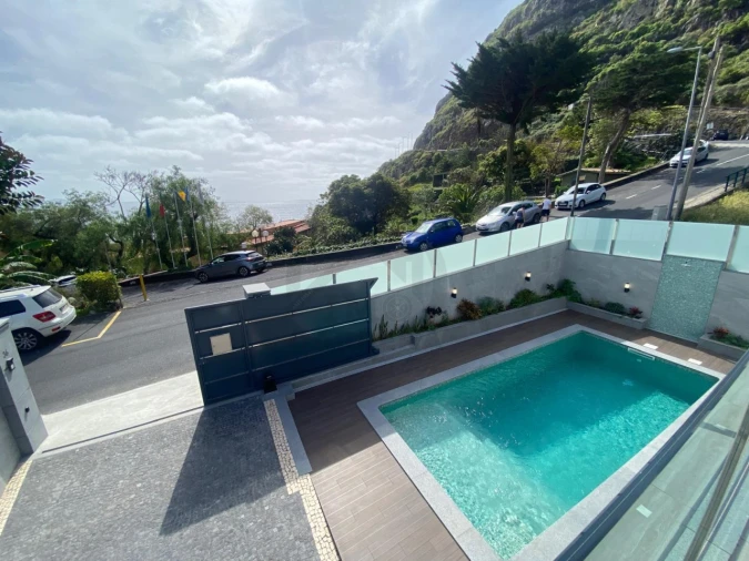 Moradia T4 para Venda em Machico Foto 21