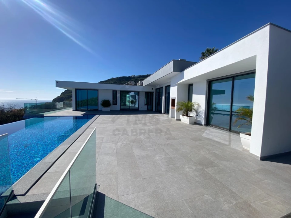 Moradia T3 para Venda em Arco da Calheta Foto 2