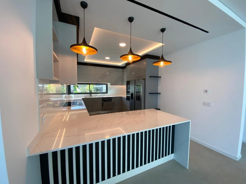 Moradia T3 para Venda em Arco da Calheta Foto 8