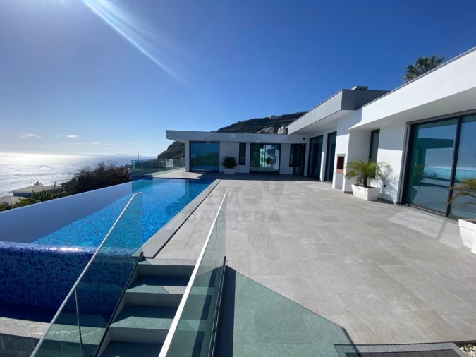 Moradia T3 para Venda em Arco da Calheta Foto 3