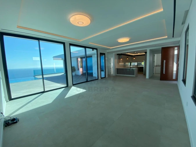 Moradia T3 para Venda em Arco da Calheta Foto 9