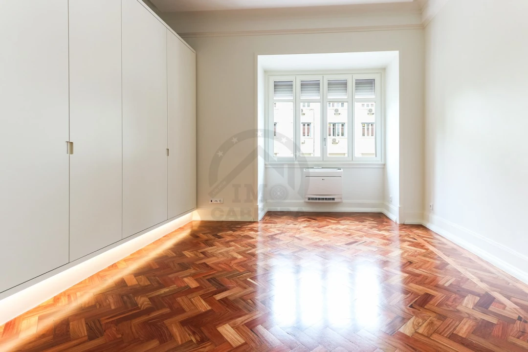 Apartamento T2 para Venda em Avenidas Novas Foto 9