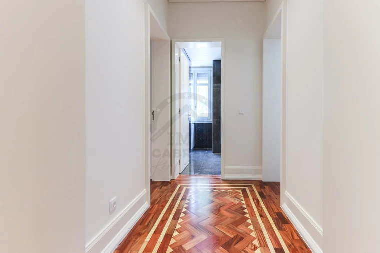 Apartamento T2 para Venda em Avenidas Novas Foto 7