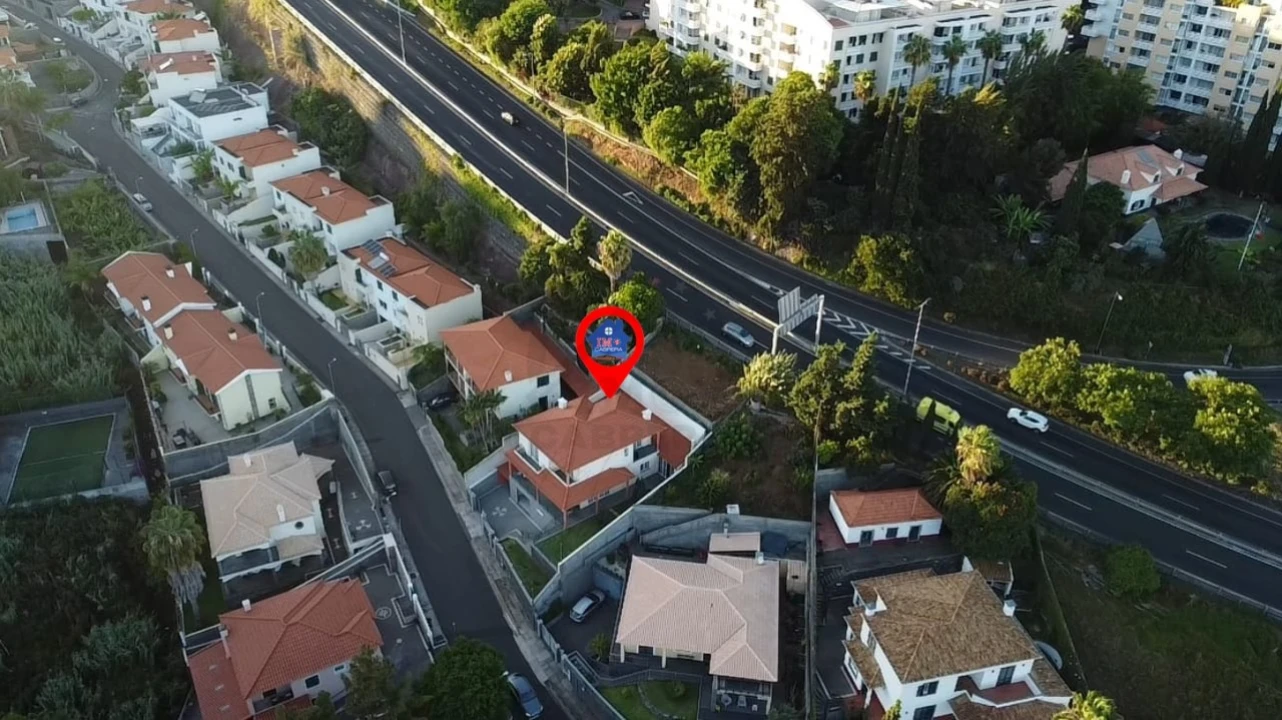 Moradia T4 para Venda em São Martinho Foto 8