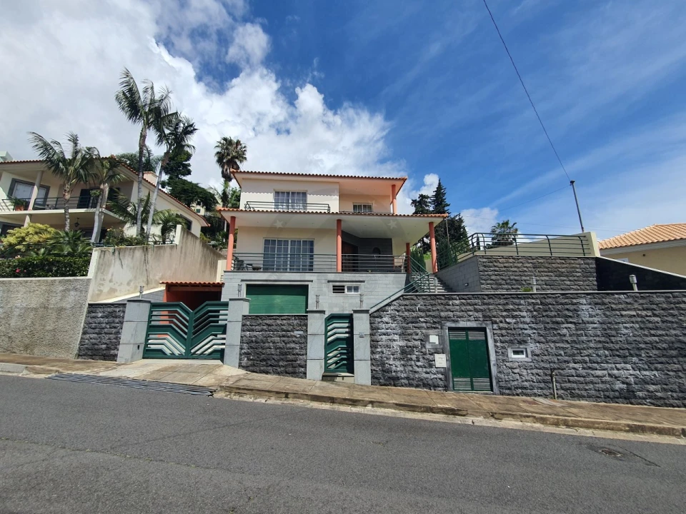 Moradia T4 para Venda em São Martinho Foto 2