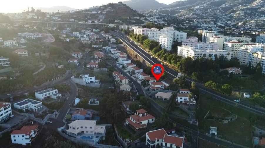 Moradia T4 para Venda em São Martinho Foto 7