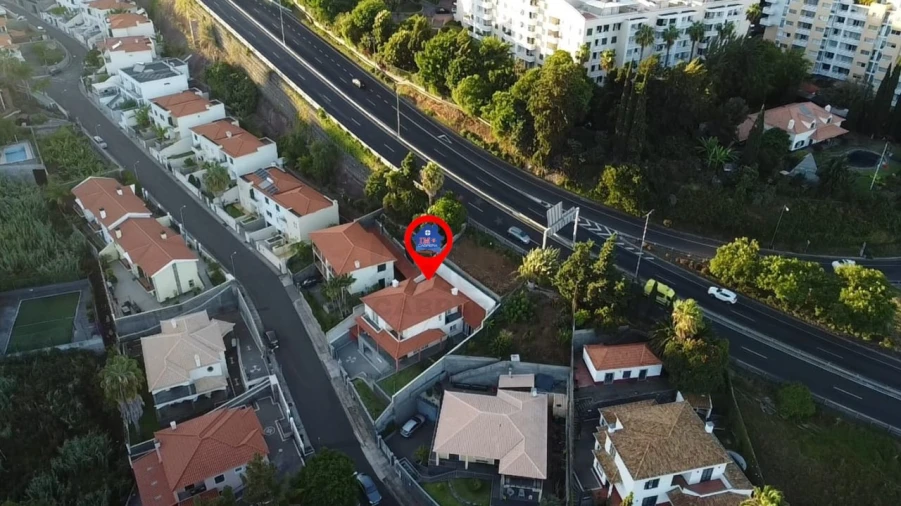 Moradia T4 para Venda em São Martinho Foto 8