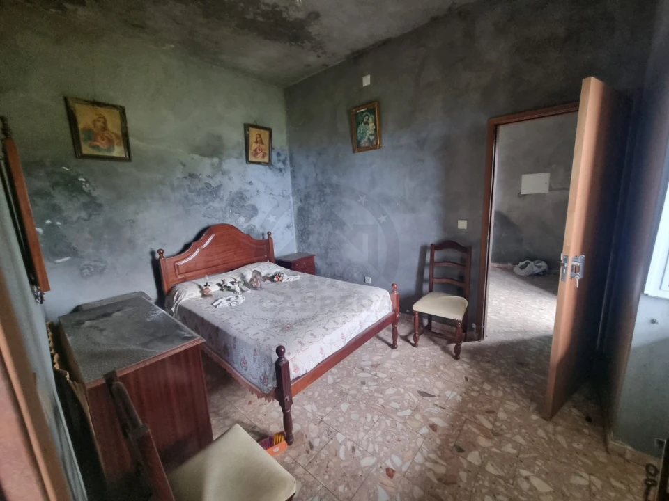 Moradia T3 para Venda em Estreito de Camara de Lobos Foto 2