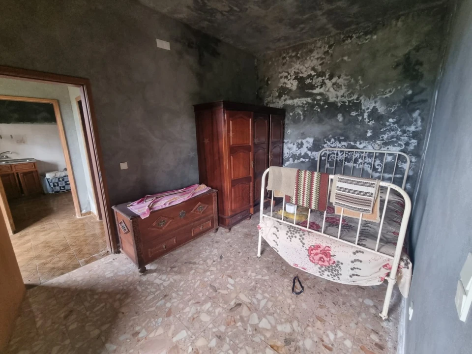 Moradia T3 para Venda em Estreito de Camara de Lobos Foto 4