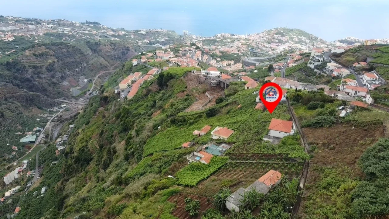 Moradia T3 para Venda em Estreito de Camara de Lobos Foto 9