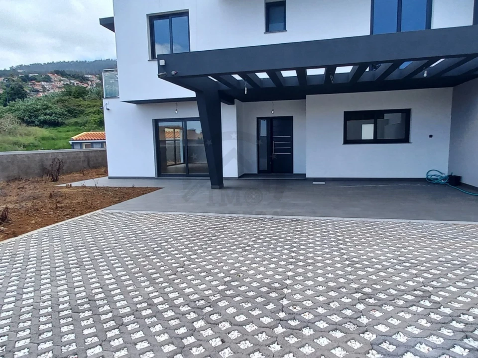 Moradia T3 para Venda em São Roque Foto 3