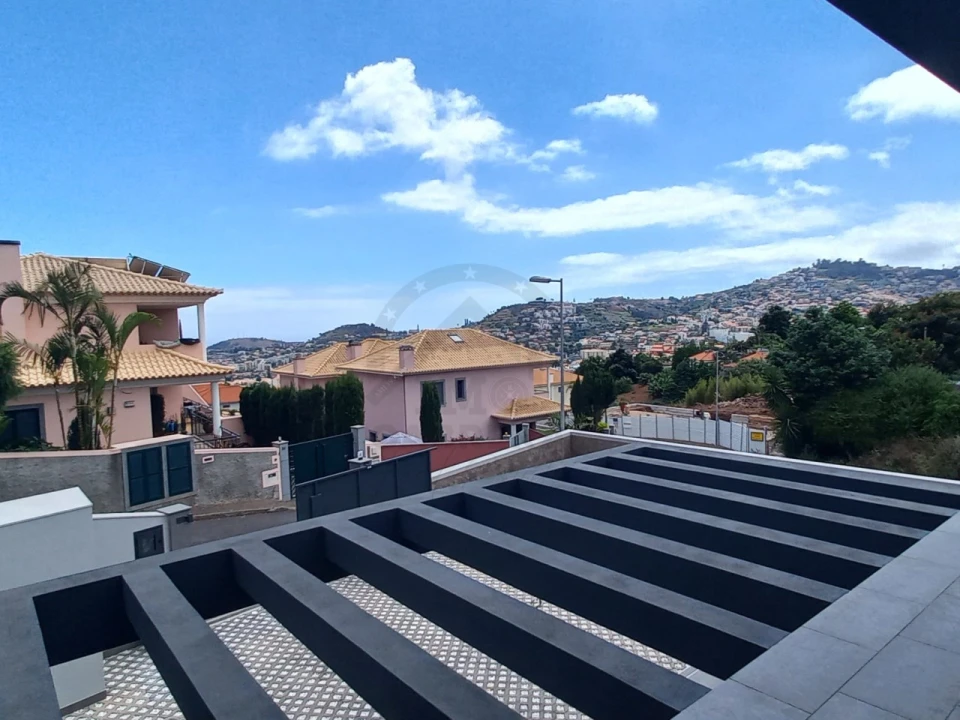 Moradia T3 para Venda em São Roque Foto 19