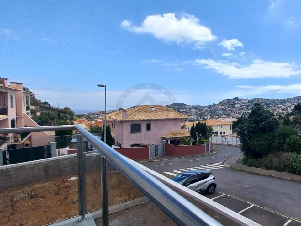 Moradia T3 para Venda em São Roque Foto 24