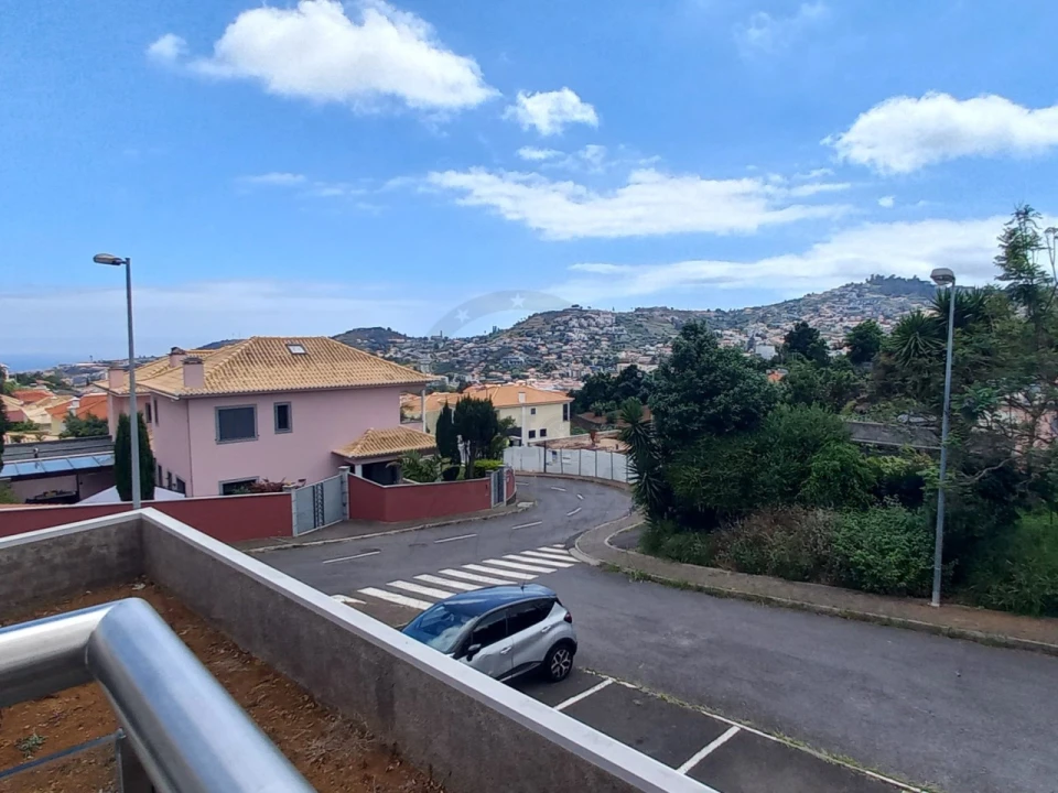 Moradia T3 para Venda em São Roque Foto 25