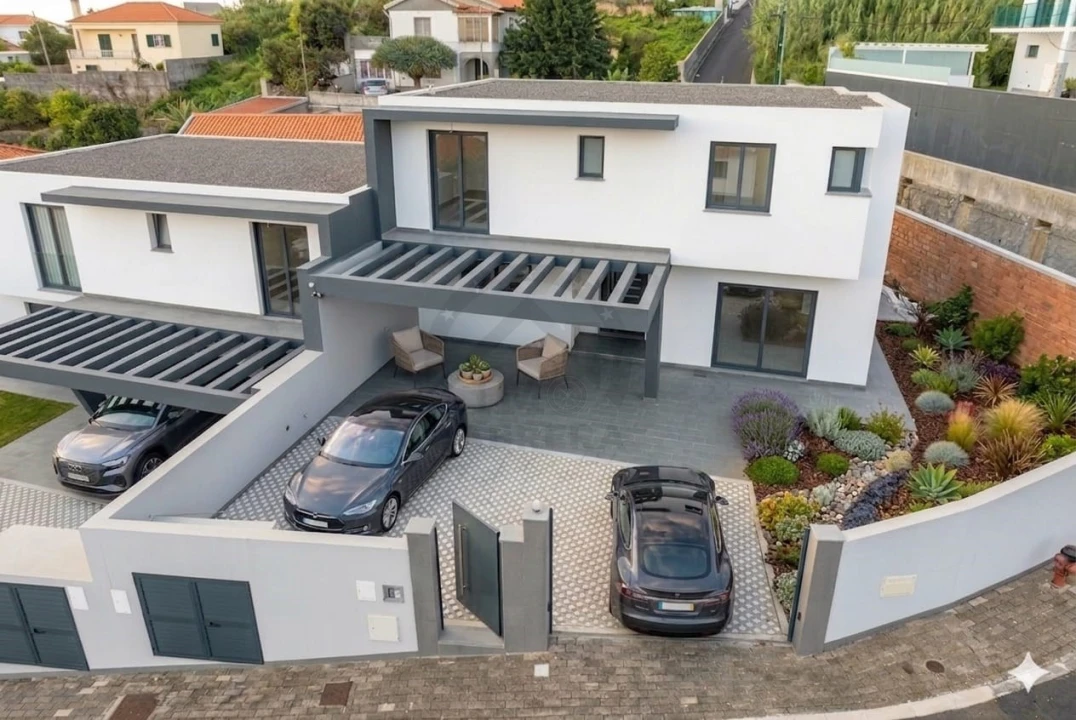 Moradia T3 para Venda em São Roque Foto 2