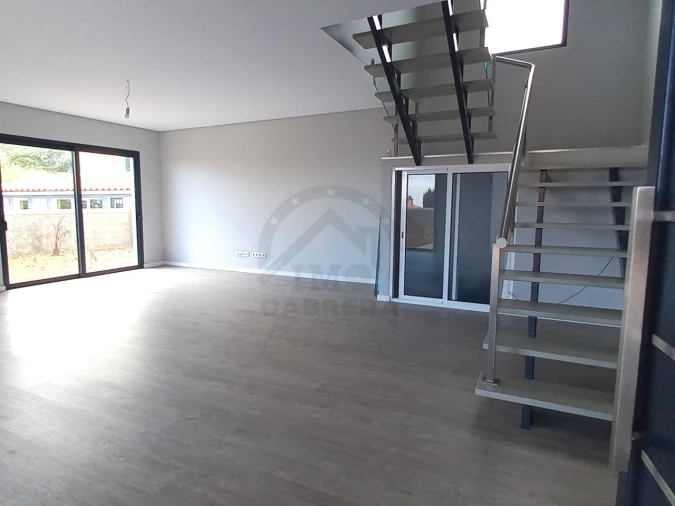 Moradia T3 para Venda em São Roque Foto 4