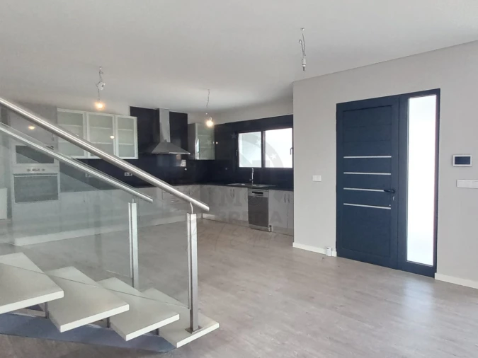 Moradia T3 para Venda em São Roque Foto 7