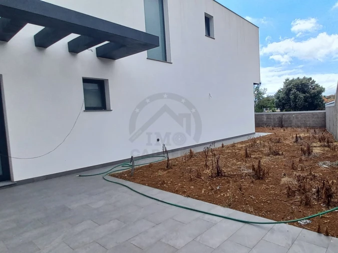 Moradia T3 para Venda em São Roque Foto 31