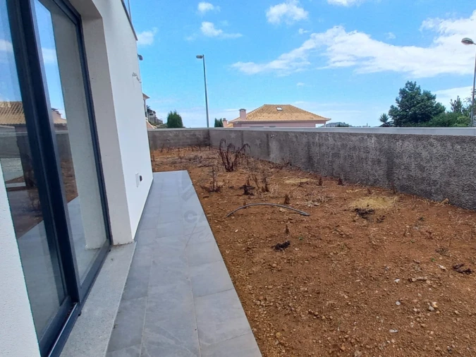 Moradia T3 para Venda em São Roque Foto 32