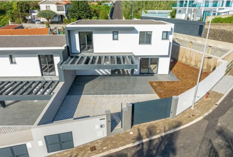 Moradia T3 para Venda em São Roque