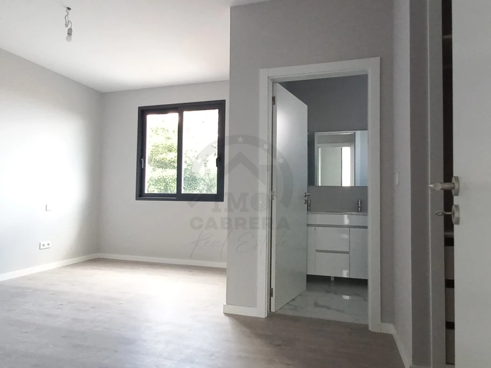 Moradia T3 para Venda em São Roque Foto 17