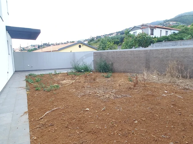 Moradia T3 para Venda em São Roque Foto 25