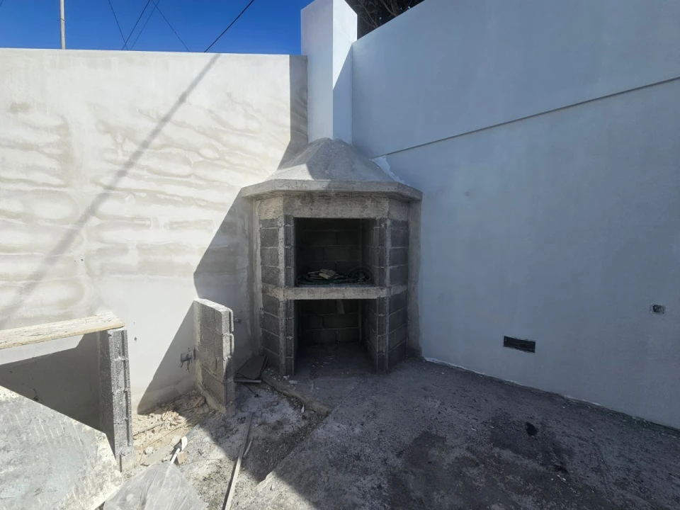 Moradia T4 para Venda em Ribeira Brava Foto 4