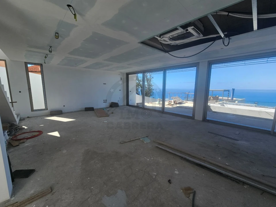 Moradia T4 para Venda em Ribeira Brava Foto 7