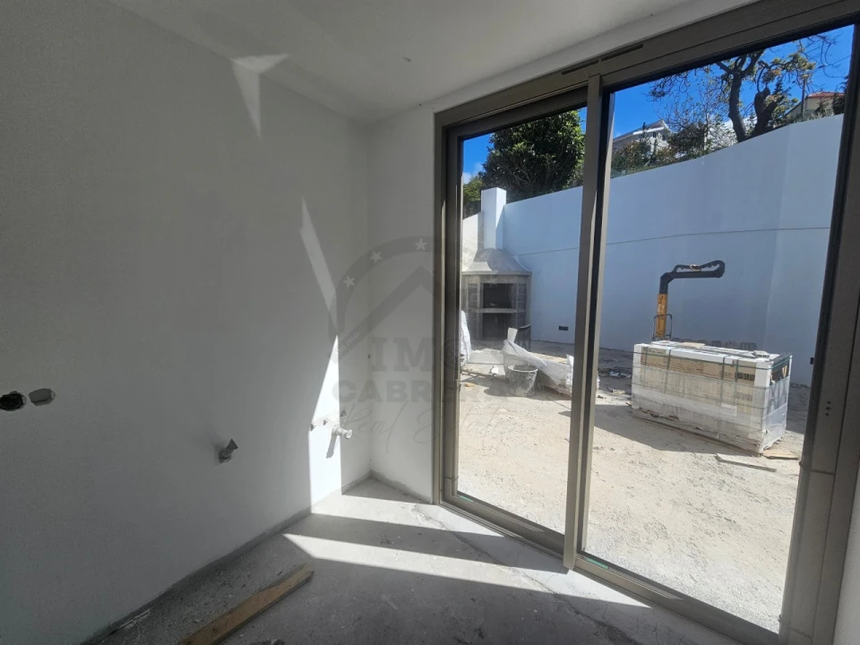 Moradia T4 para Venda em Ribeira Brava Foto 11