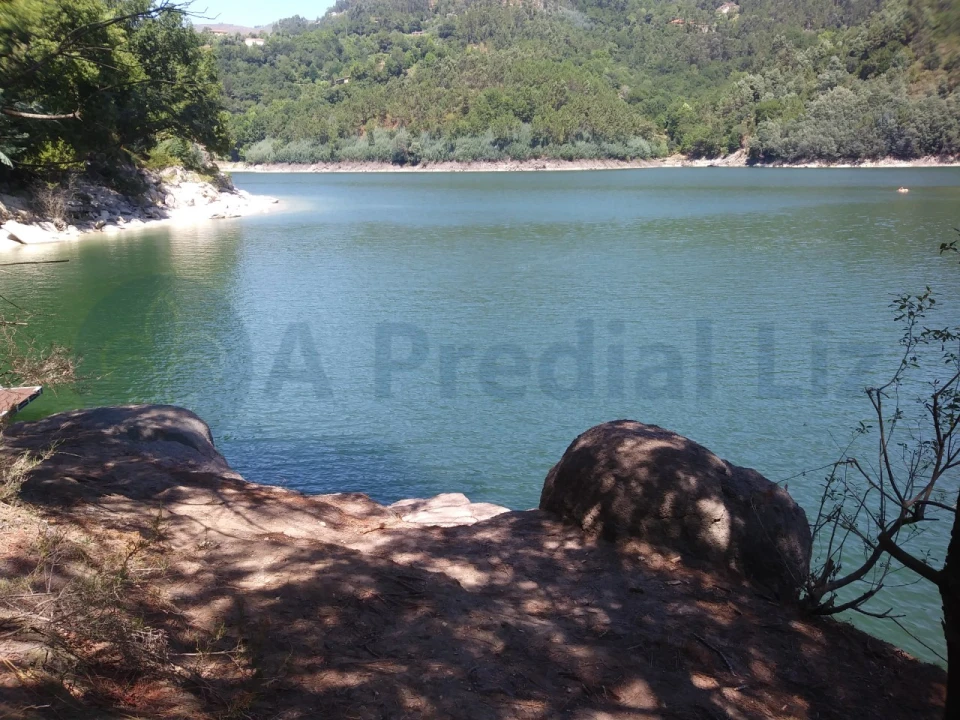 Terreno para Venda em Caniçada e Soengas Foto 7