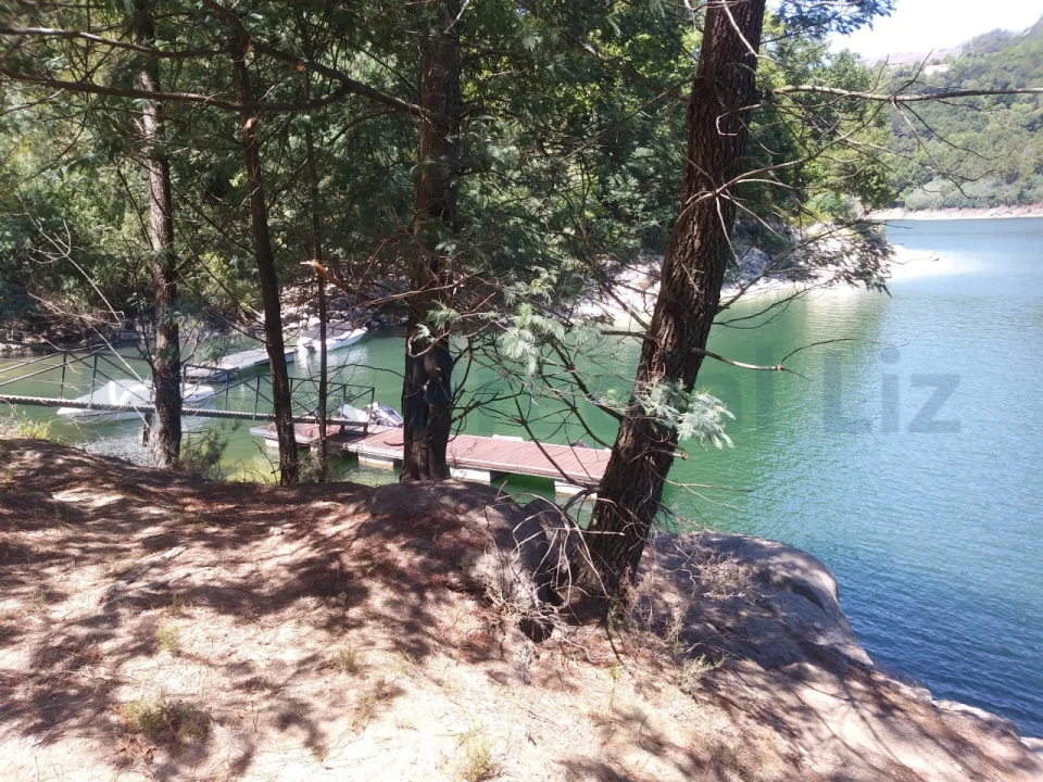 Terreno para Venda em Caniçada e Soengas Foto 9