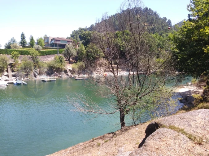 Terreno para Venda em Caniçada e Soengas Foto 8