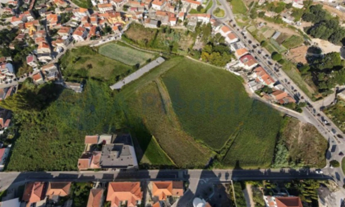 Terreno para Venda em Pedrouços Foto 2