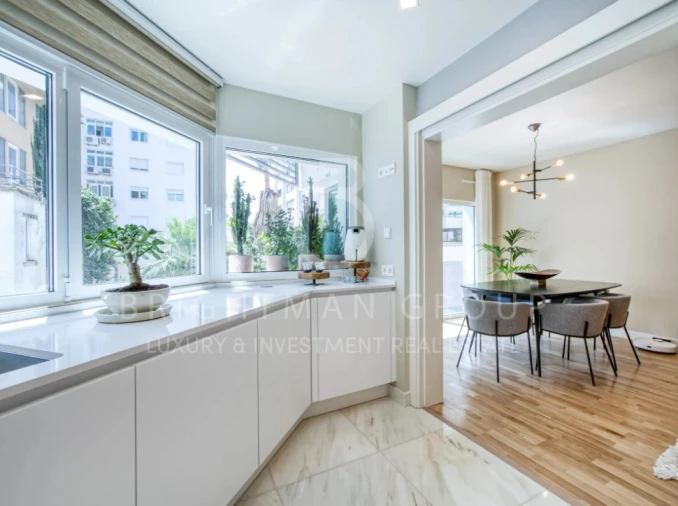 Apartamento T3 para Venda em Alvalade Foto 5