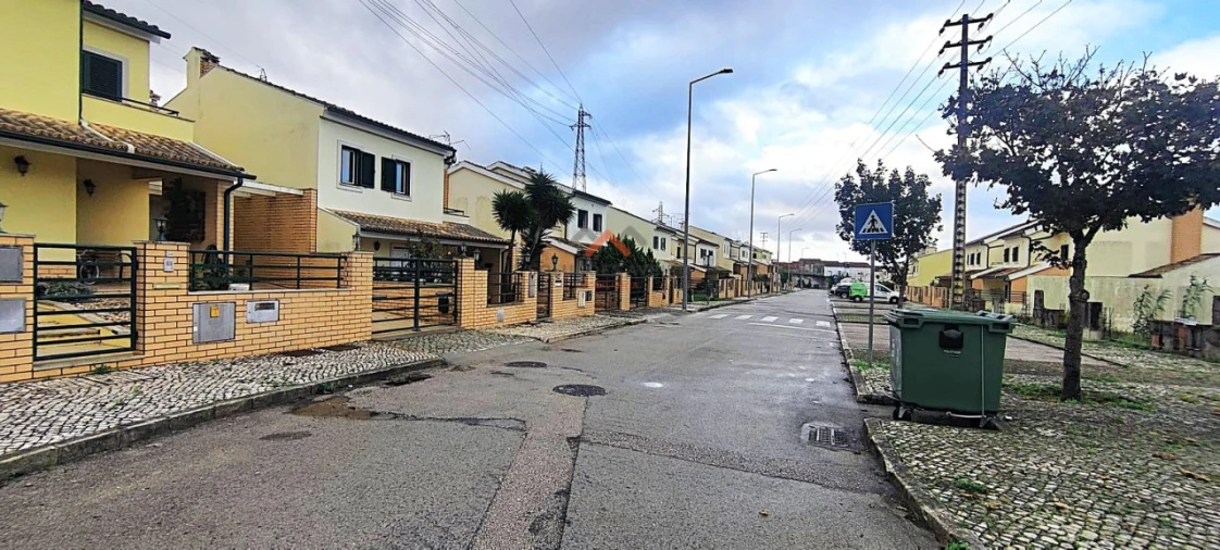 Terreno para Venda em Tavarede Foto 2