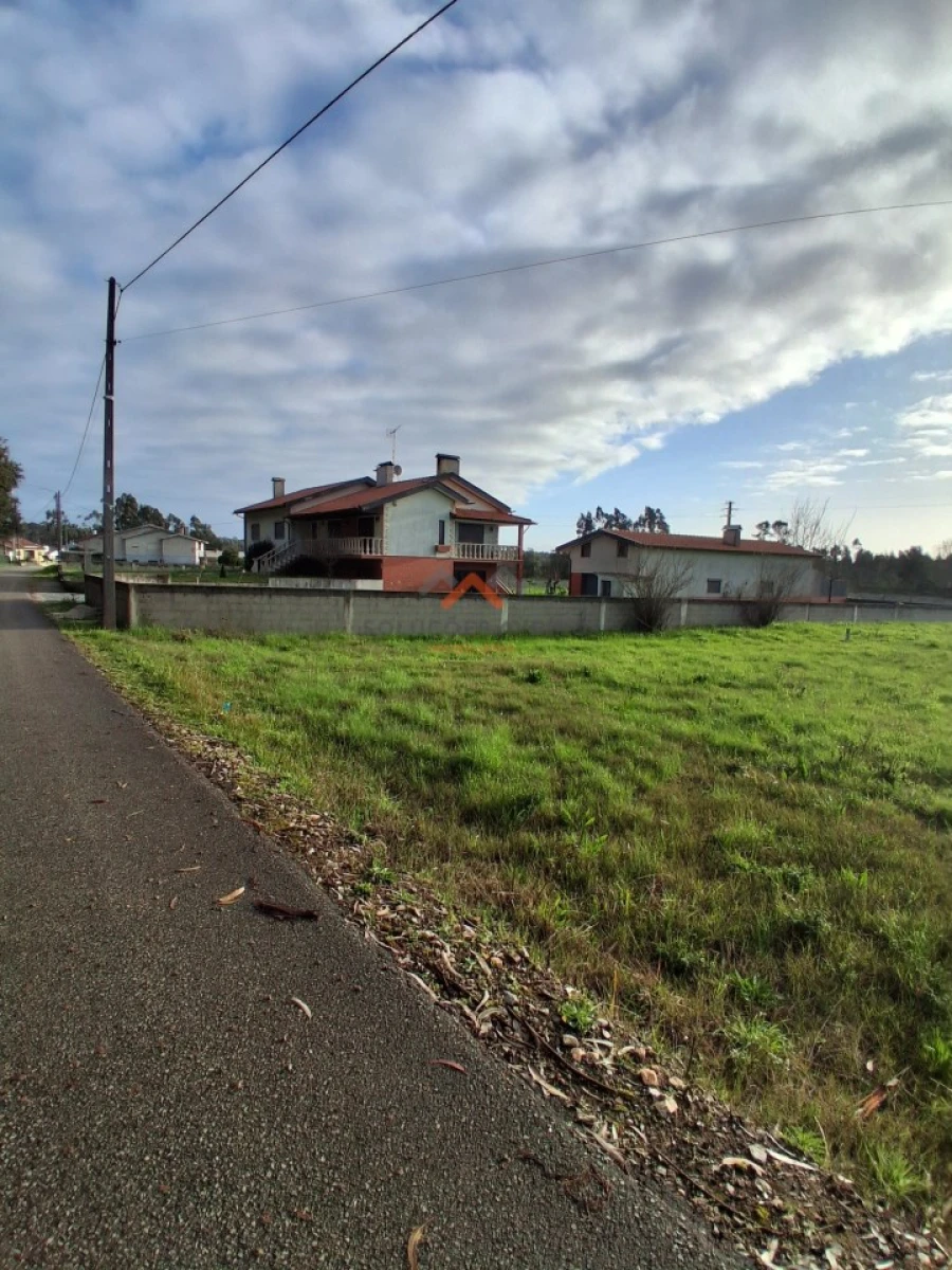 Terreno para Venda em Barrô e Aguada de Baixo Foto 10