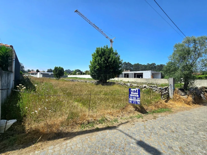 Terreno para Venda em Vila Chã Foto 1